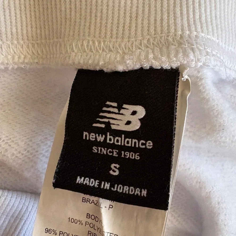 New Balance White Mid-Rise, Ribbed Cuff Fleece Sweatpants, Small, Loungewear - Picture 5 of 7